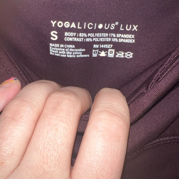 Yogalicious Lux High Waist Side Pocket 7/8 Ankle Legging with Curved Yoke - Picture 6 of 6